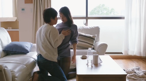 Cho anh sờ vú em chút nhé