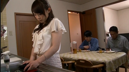 em chồng loạn luân muốn địt chị dâu