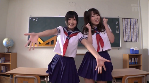 Chào thầy hãy lôi con cu ra cho bọn em bú đi